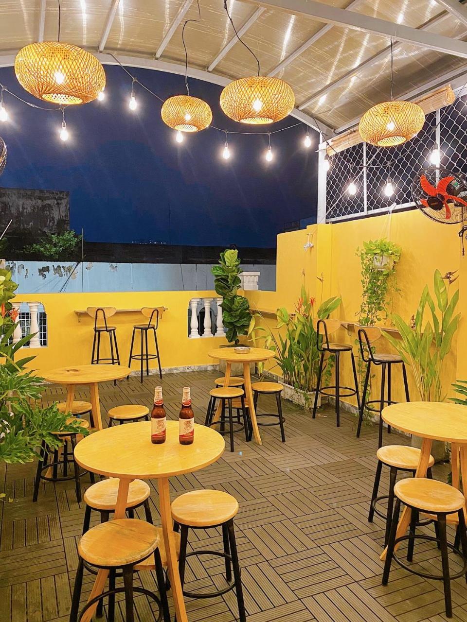 Saigon Authentic Hostel - Local Vibes, City Tours, Cooking Dinner, Evening Streetfood, Free Menu Breakfast, Gym & Rooftop