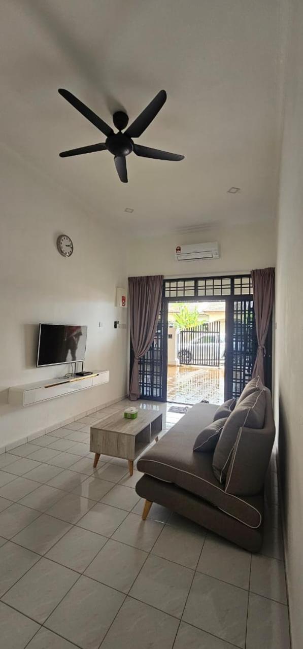4 bedroom homestay @ Mersing photo 6