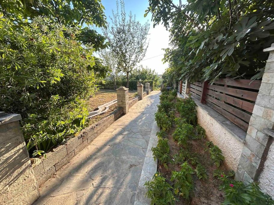 YourLittleMiracle-PanoramicView+FirePit+Garden+BBQ