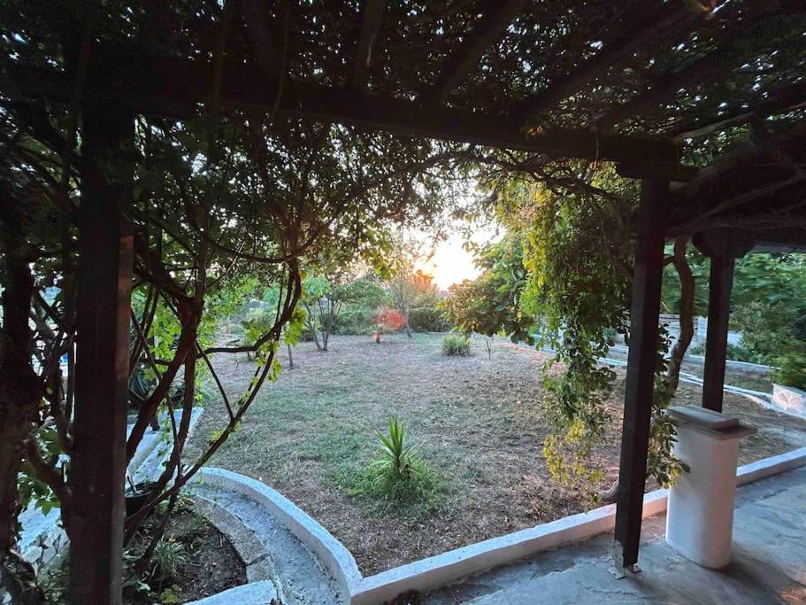 YourLittleMiracle-PanoramicView+FirePit+Garden+BBQ