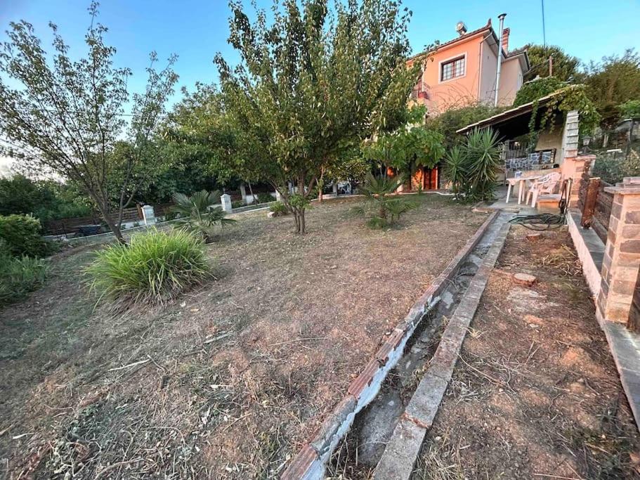 YourLittleMiracle-PanoramicView+FirePit+Garden+BBQ