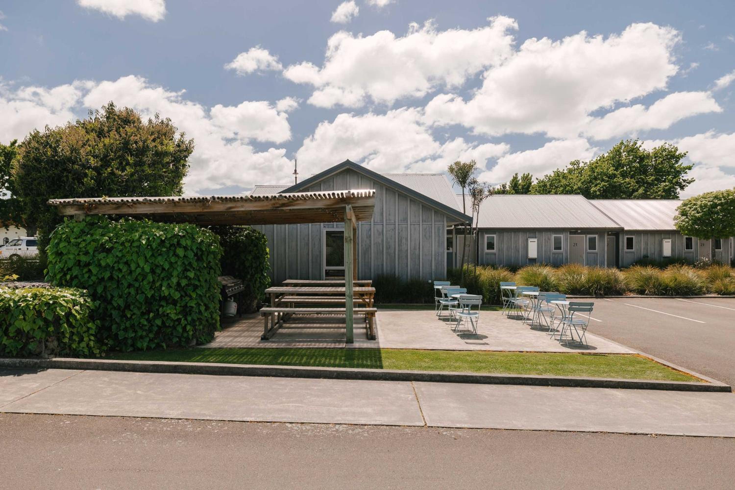South Street West Motel