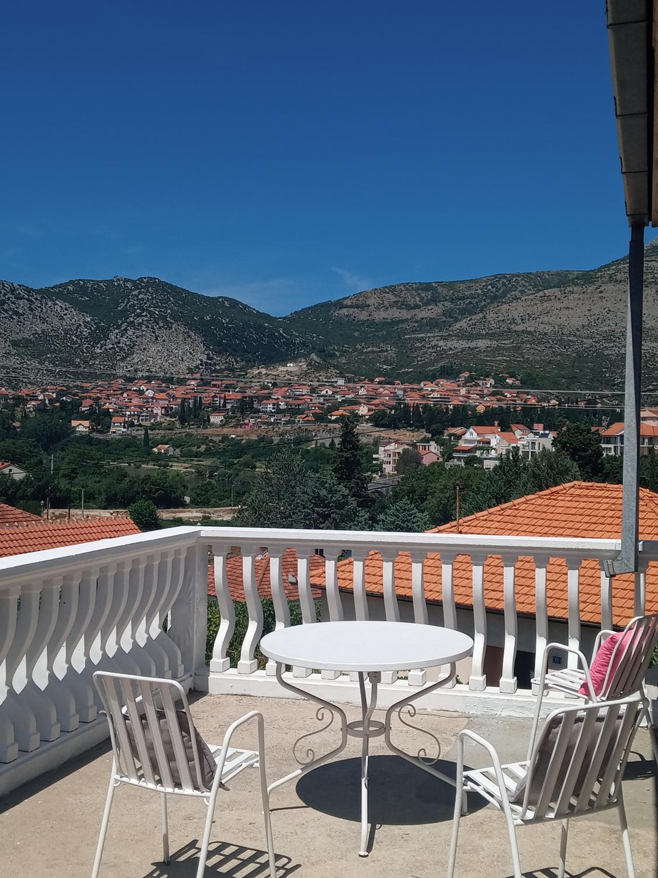 Jovanluka apartman studio nadomak Arslanaginića mosta