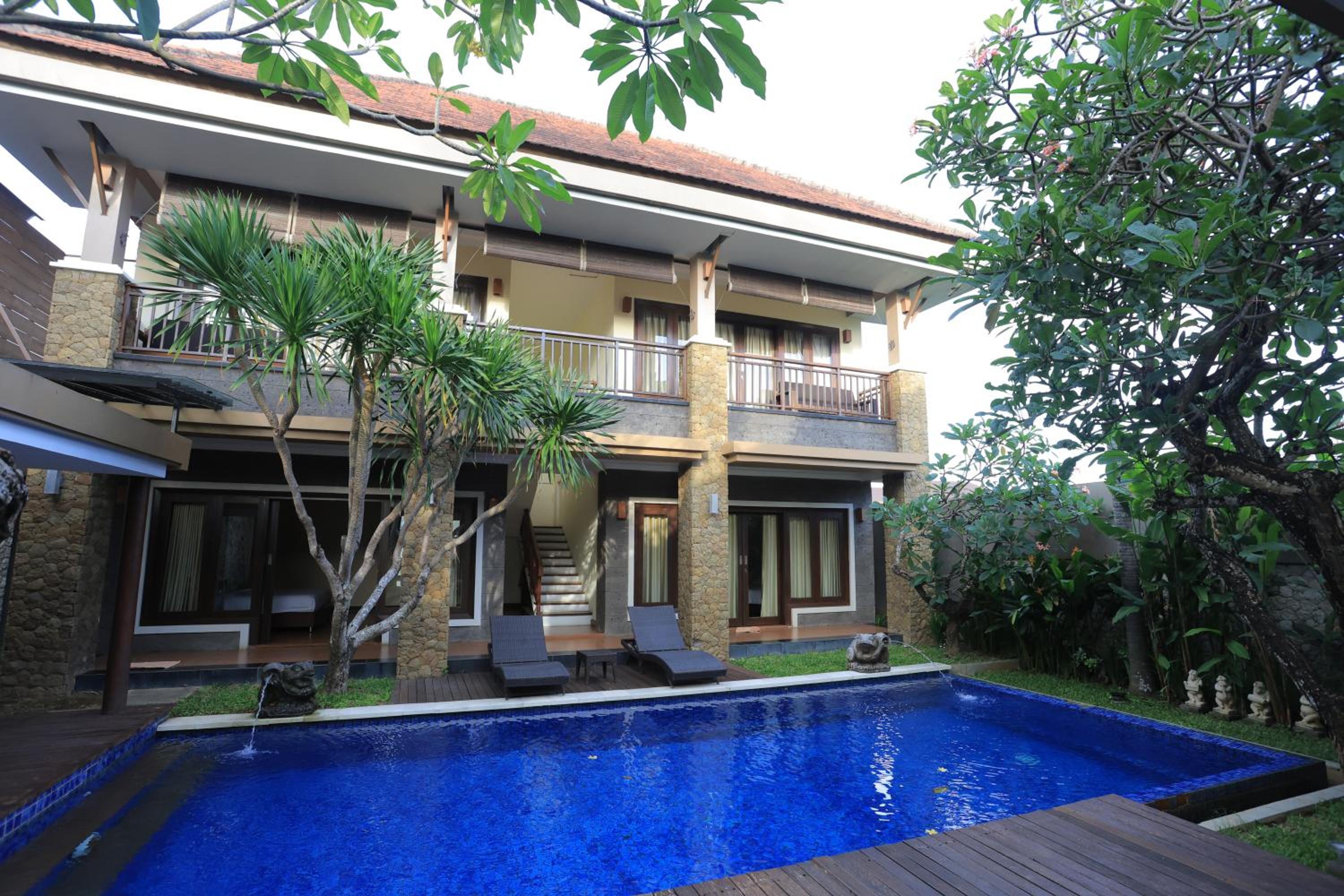 4 bedroom villa with pool in the center of Seminyak photo 3