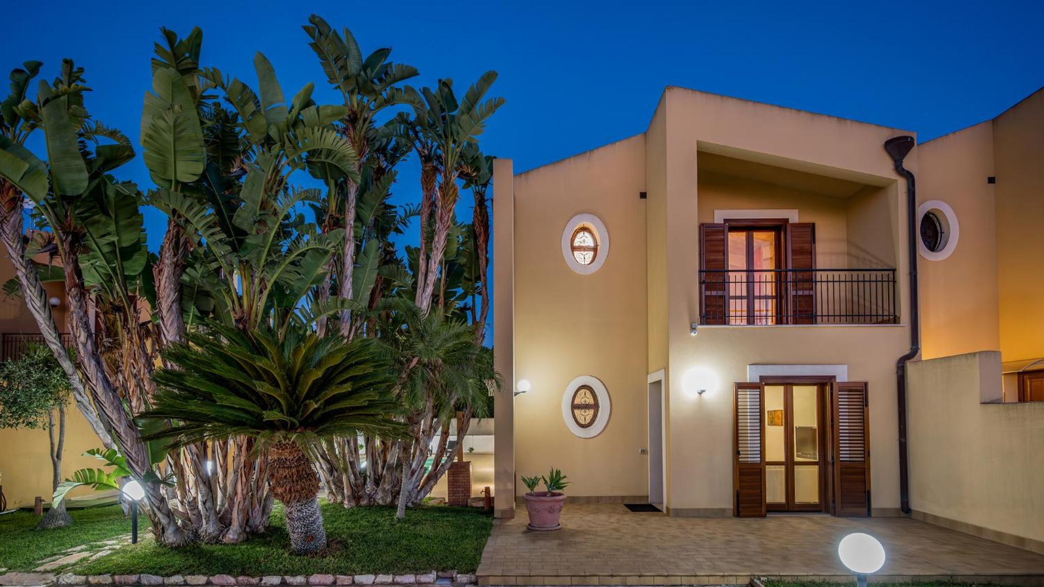 Villa delle Sirene 6, Emma Villas