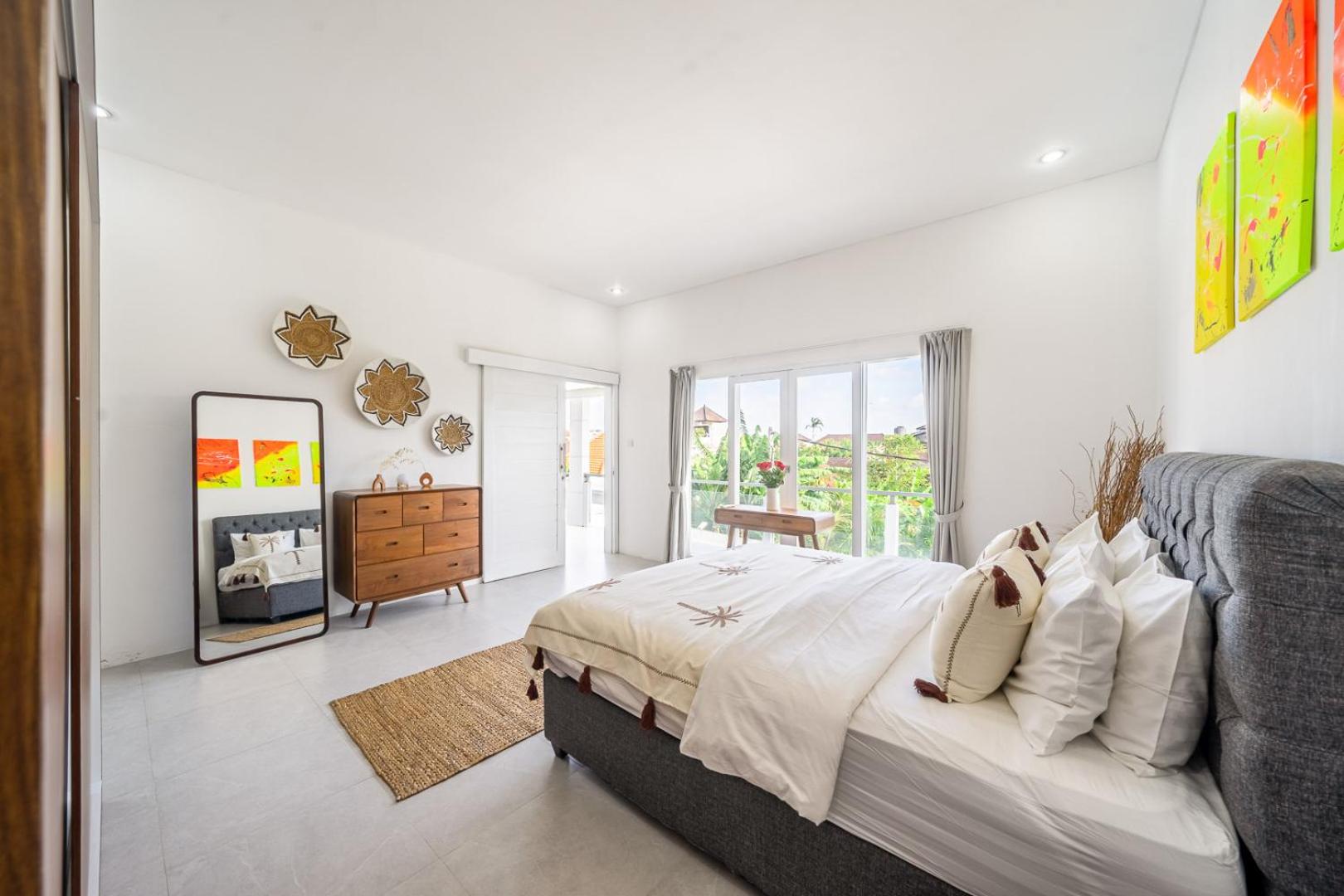 New 3BR Villa in Canggu view 4