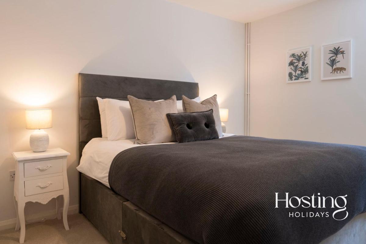 Walkers Hideaway In The Heart Of The Chilterns With Incredible Views view 3