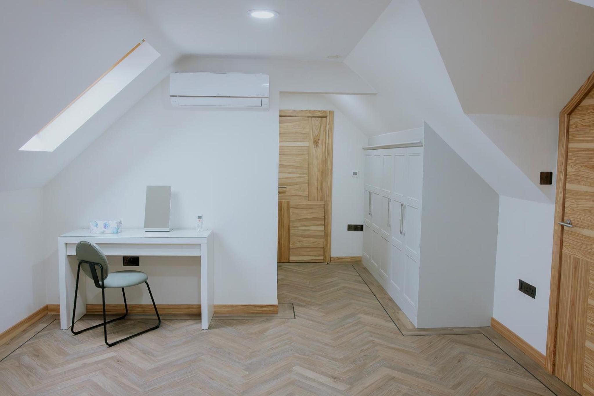 New fully furnished 5 bedroom, 4 bathroom detached houses view 5