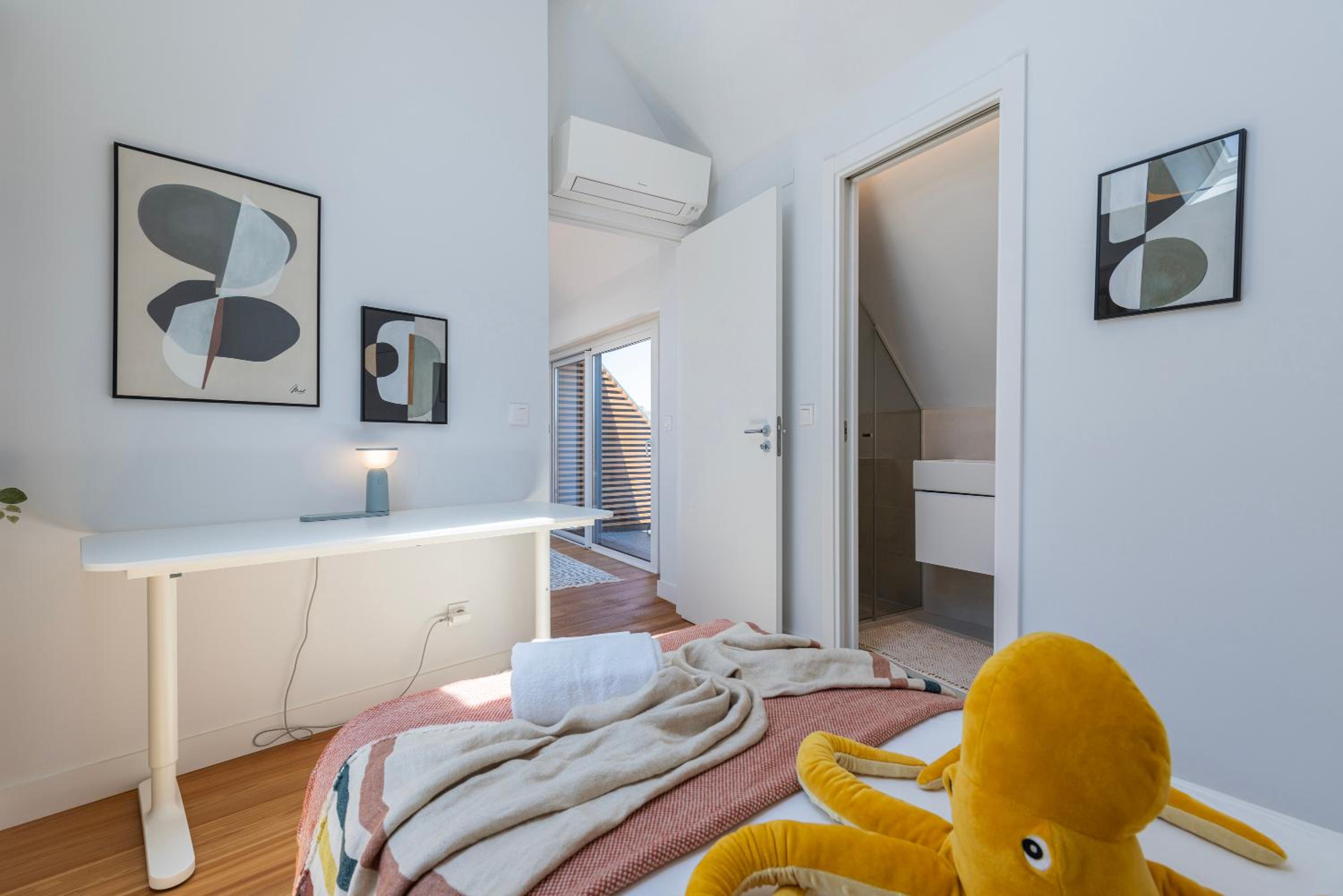 Design 3BDR Duplex W/Balcony by LovelyStay view 2