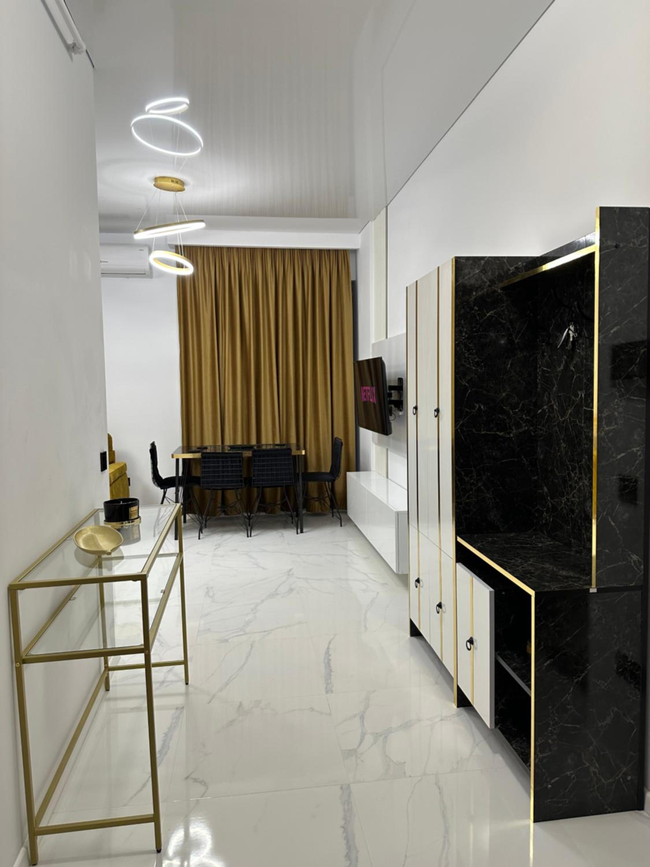 Studio303 by Allegio: Mamaia's Seaside Luxury near finest Clubs & Beaches view 5
