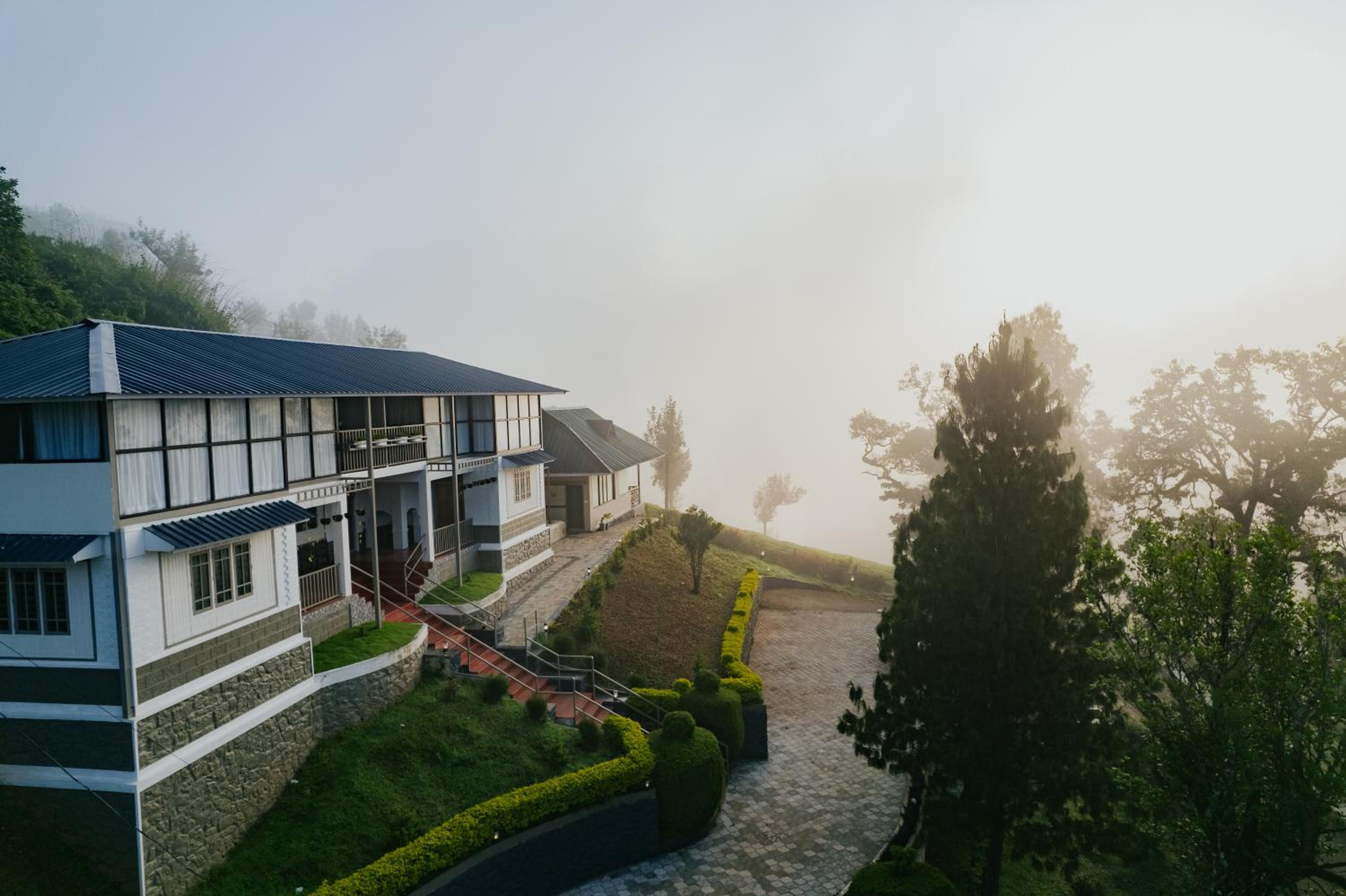 Misty Courtyard Resort