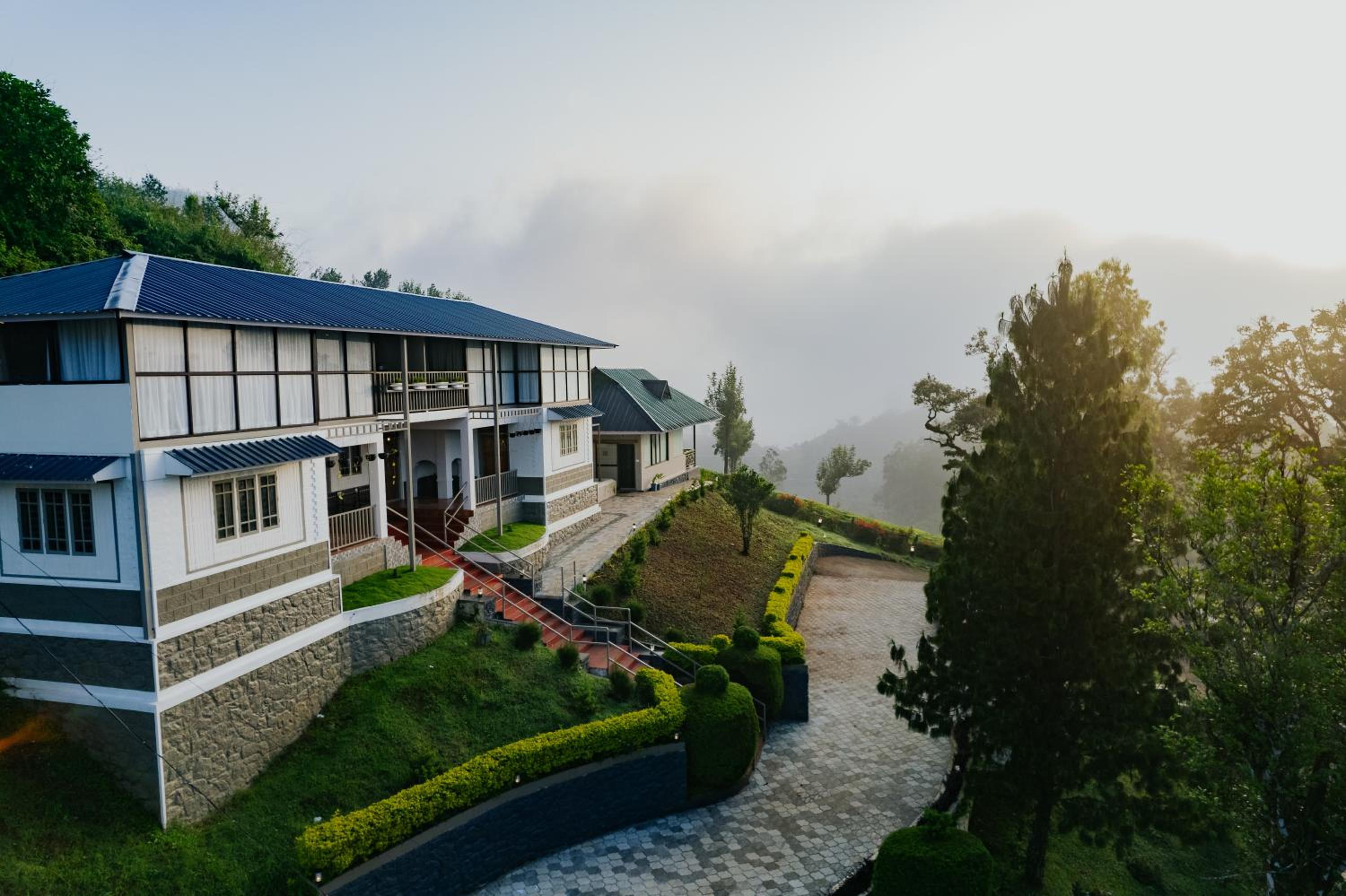 Misty Courtyard Resort