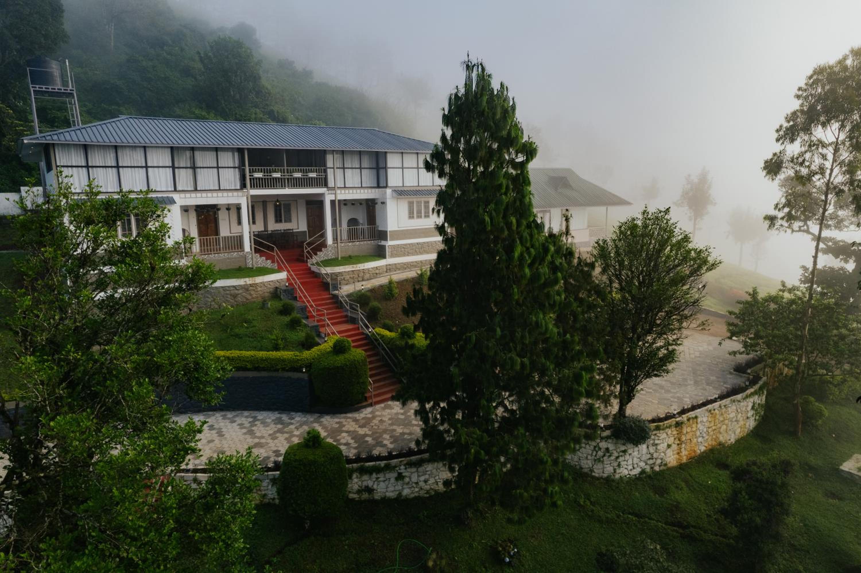 Misty Courtyard Resort