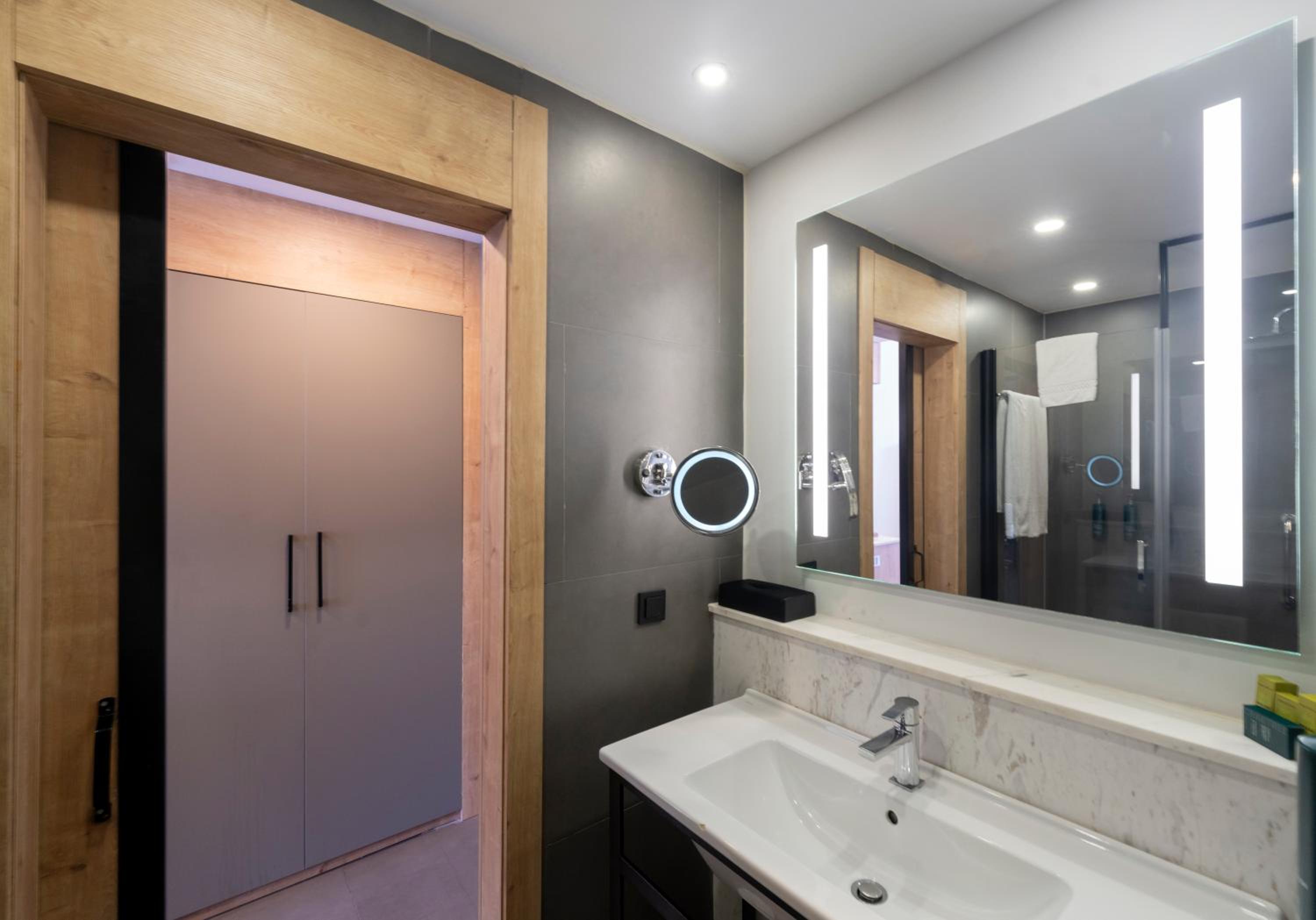 DoubleTree by Hilton Antalya-Kemer All-Inclusive Resort - Image 68