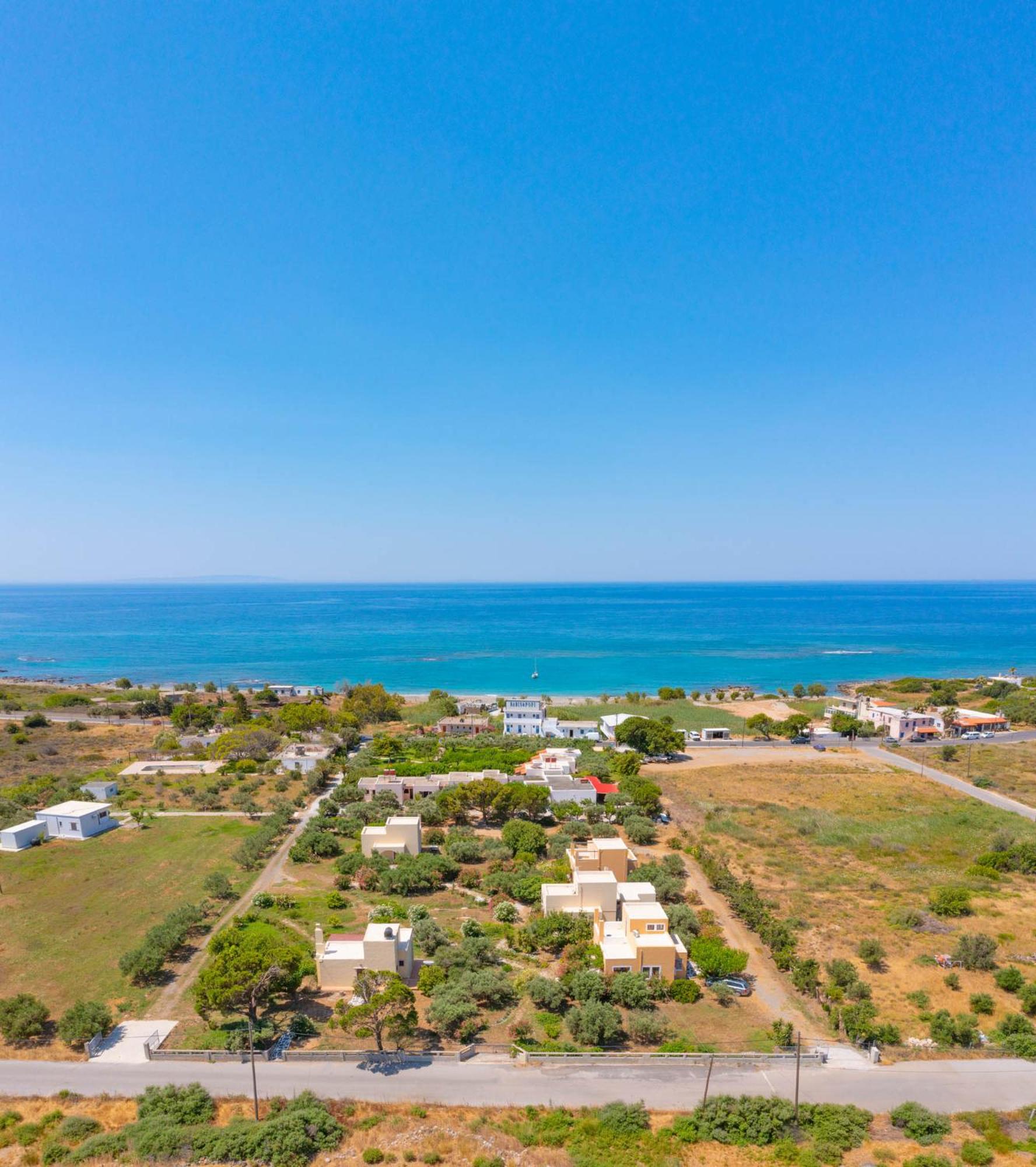 Nostos - Walk To Beach - AC WIFI