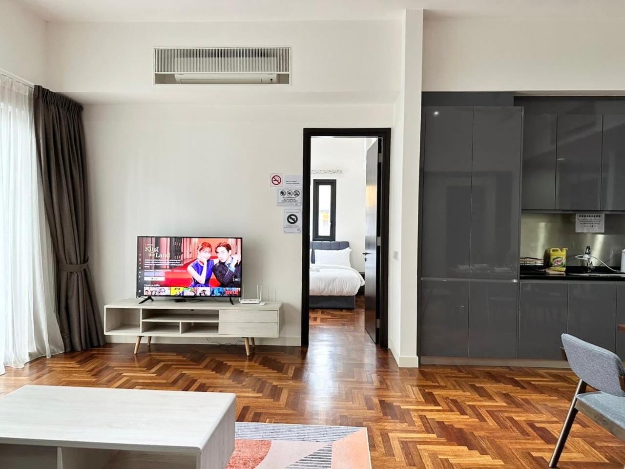 TTs HOME3 Mews 4-8Pax Pavilion KLCC Kuala Lumpur