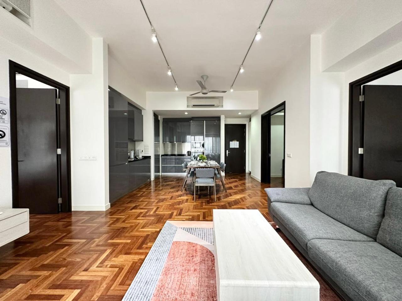 TTs HOME3 Mews 4-8Pax Pavilion KLCC Kuala Lumpur
