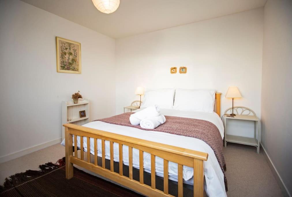Pet Friendly 3BR Scenic Family Haven with Fibre WiFi