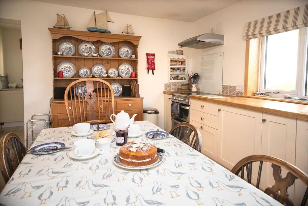 Pet Friendly 3BR Scenic Family Haven with Fibre WiFi