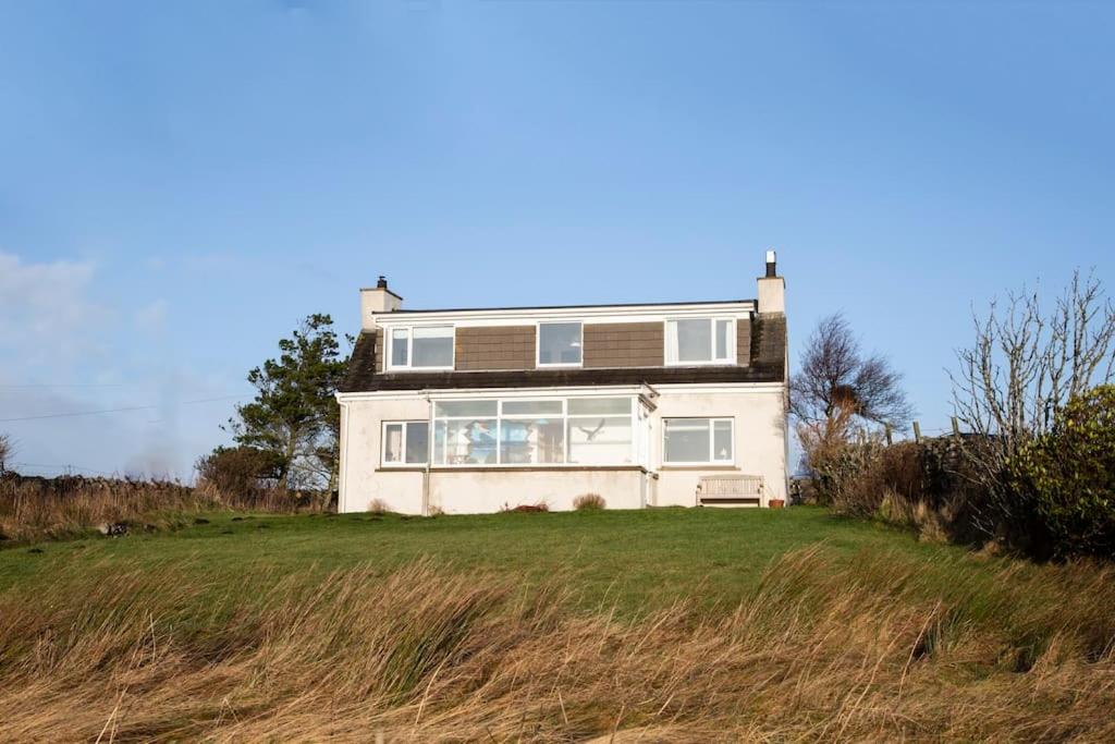 Pet Friendly 3BR Scenic Family Haven with Fibre WiFi