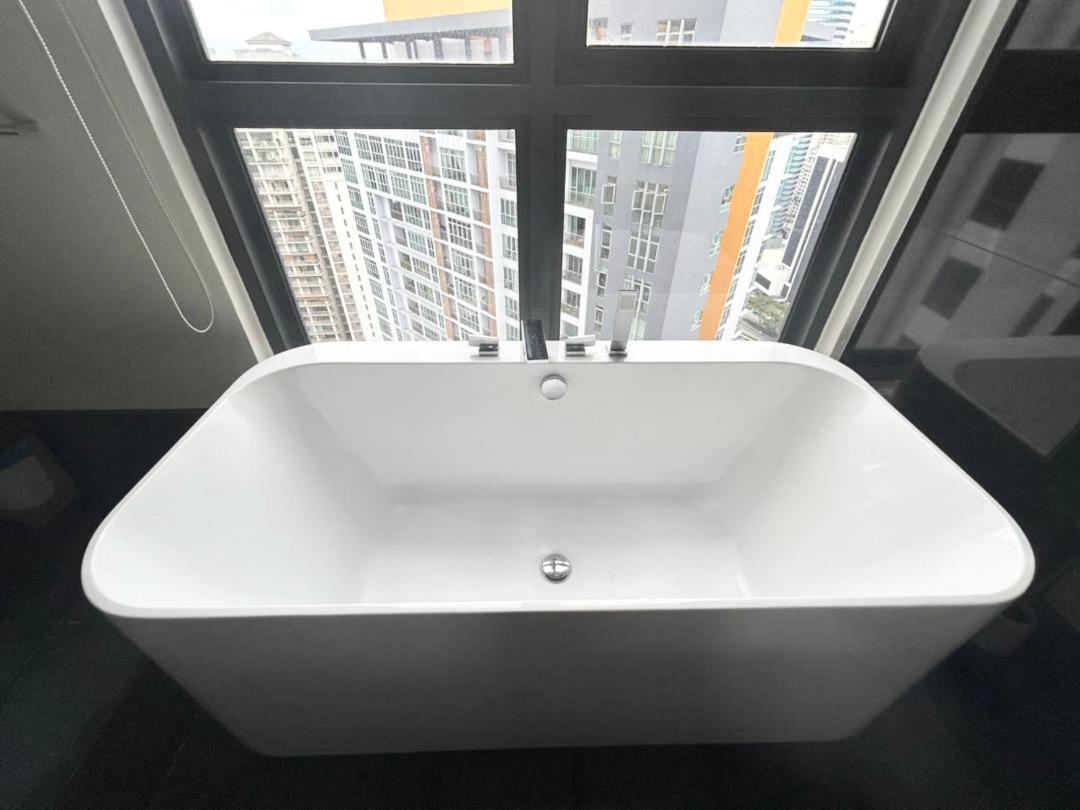 TTs HOME3 Mews 4-8Pax Pavilion KLCC Kuala Lumpur