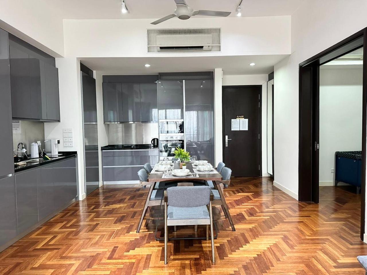 TTs HOME3 Mews 4-8Pax Pavilion KLCC Kuala Lumpur
