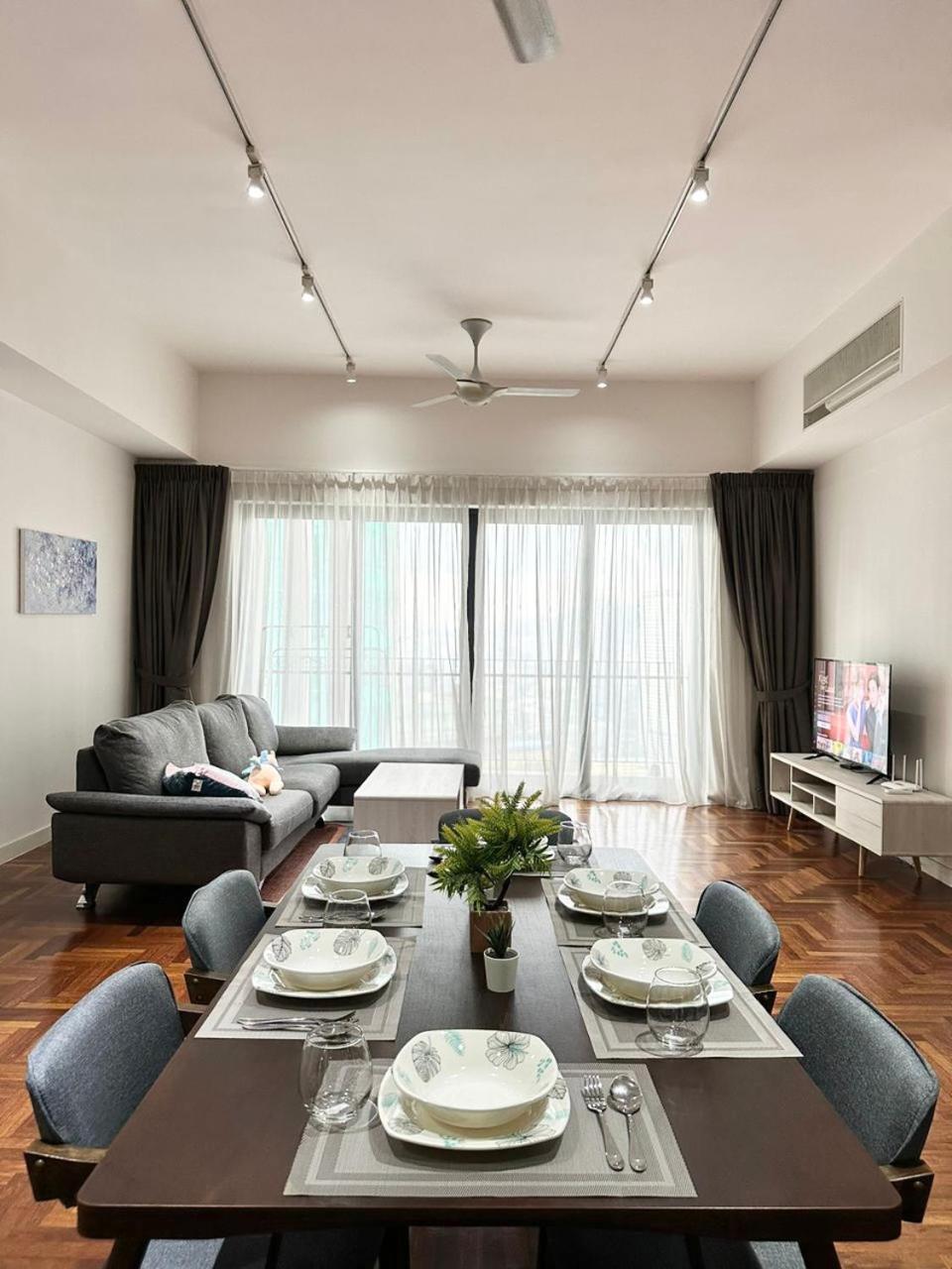 TTs HOME3 Mews 4-8Pax Pavilion KLCC Kuala Lumpur