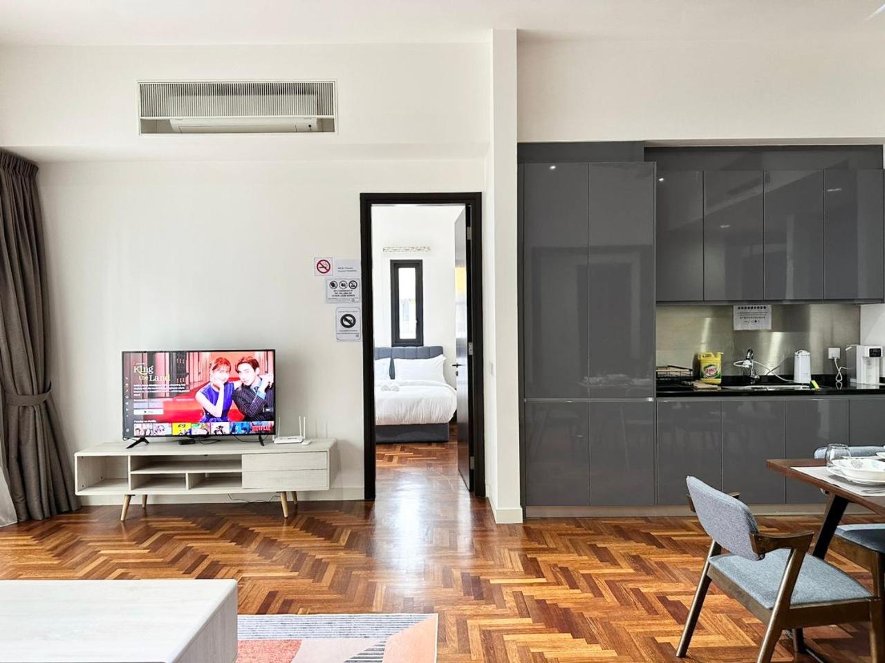 TTs HOME3 Mews 4-8Pax Pavilion KLCC Kuala Lumpur