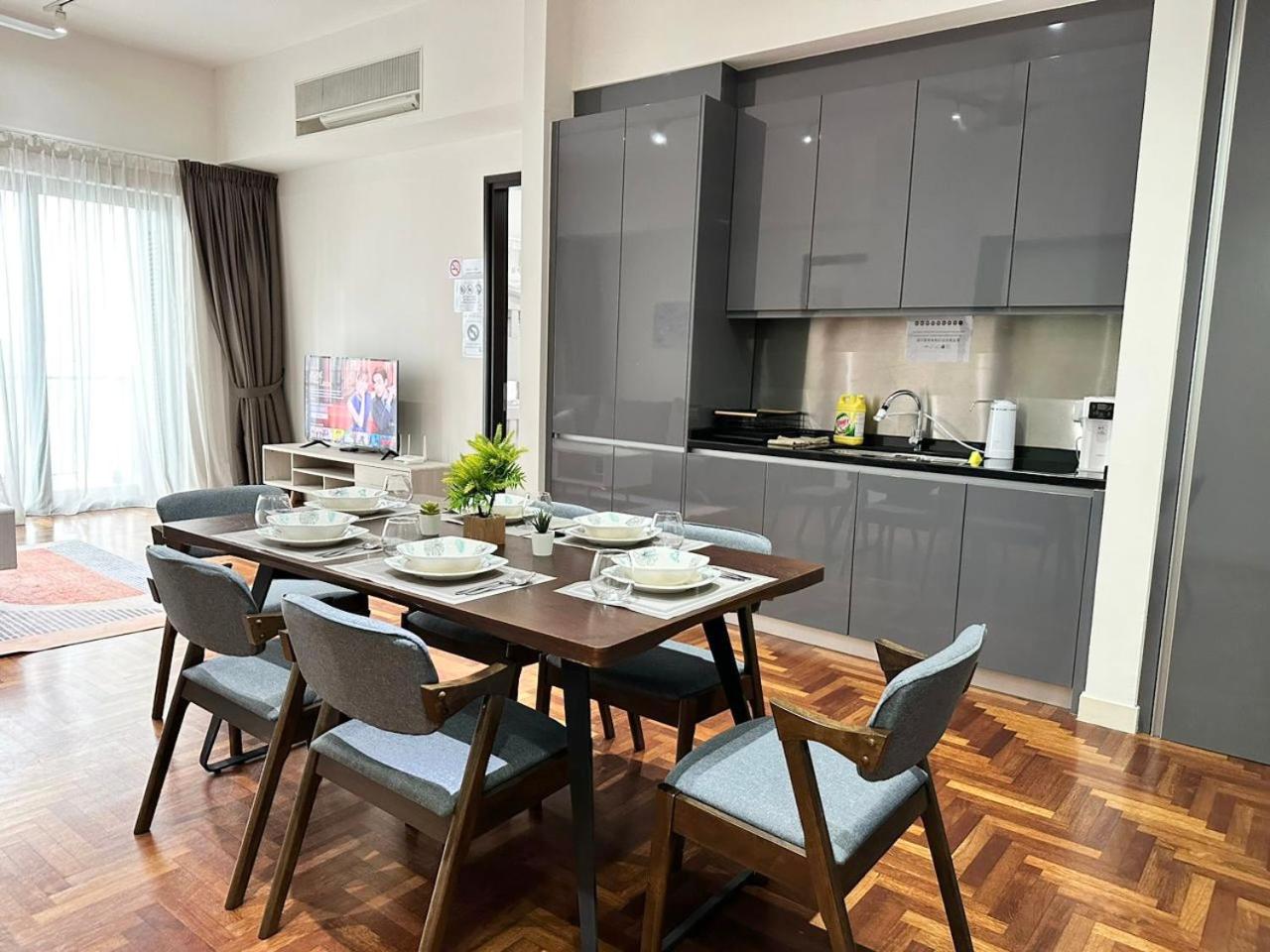 TTs HOME3 Mews 4-8Pax Pavilion KLCC Kuala Lumpur