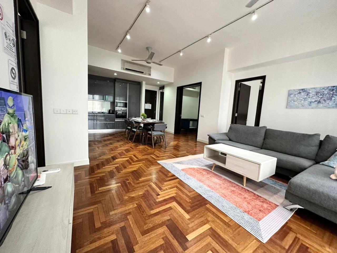 TTs HOME3 Mews 4-8Pax Pavilion KLCC Kuala Lumpur