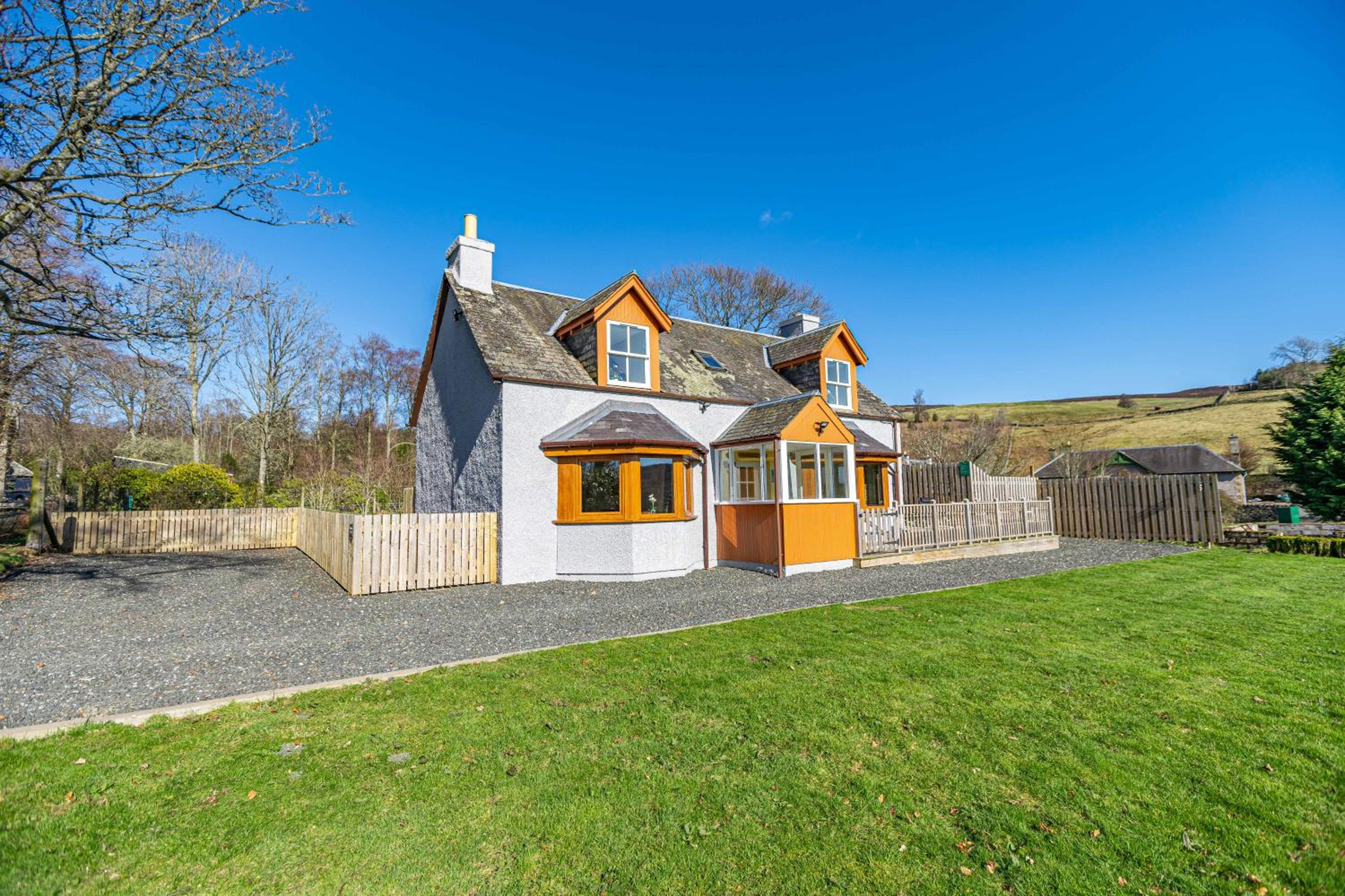 Gardener’s Cottage with Hot Tub view 2