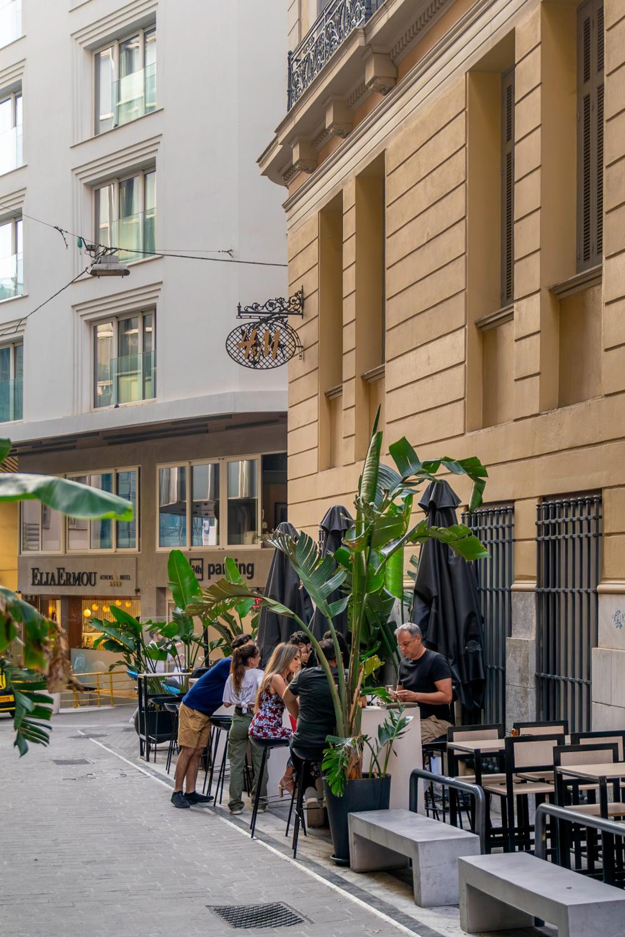 Divine 2BR Apartment in the Heart of Athens