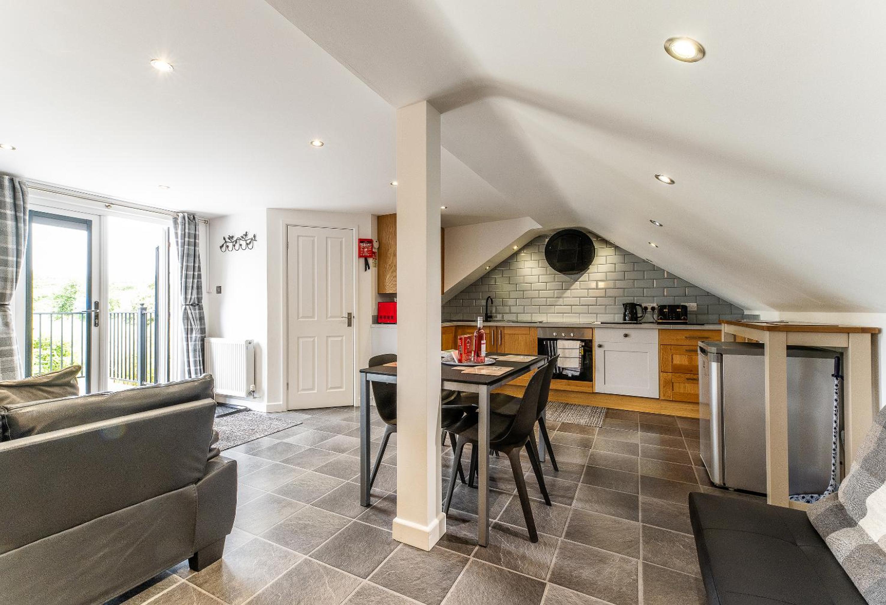 UPSIDE DOWN HOUSE - Sleeps up to 6 Guests - 2 Bathrooms,Great for Family and Friends Gatherings, Corporate events,Near Sherwood Forest at Fairview Farm in  view 5