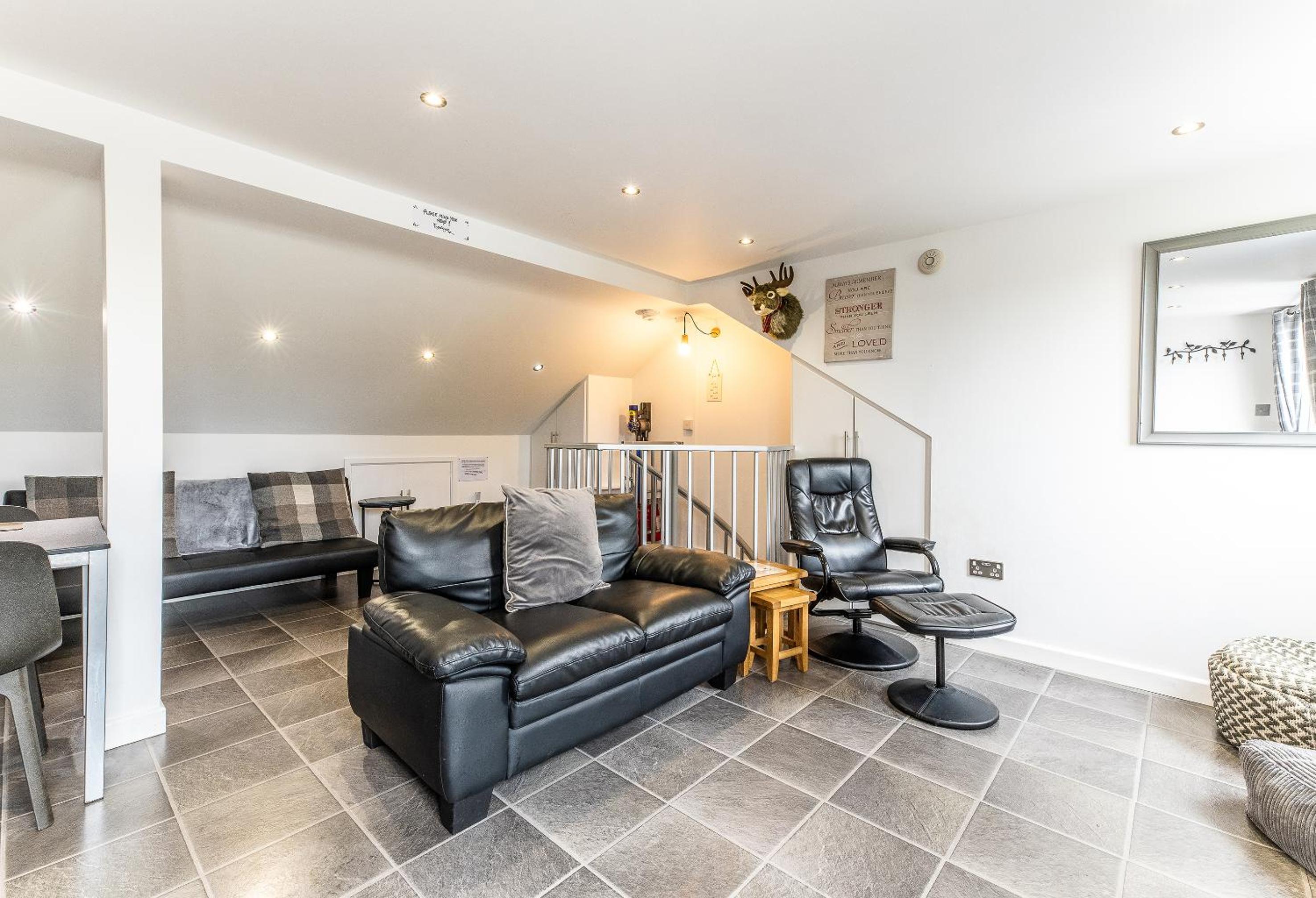 UPSIDE DOWN HOUSE - Sleeps up to 6 Guests - 2 Bathrooms,Great for Family and Friends Gatherings, Corporate events,Near Sherwood Forest at Fairview Farm in  view 3