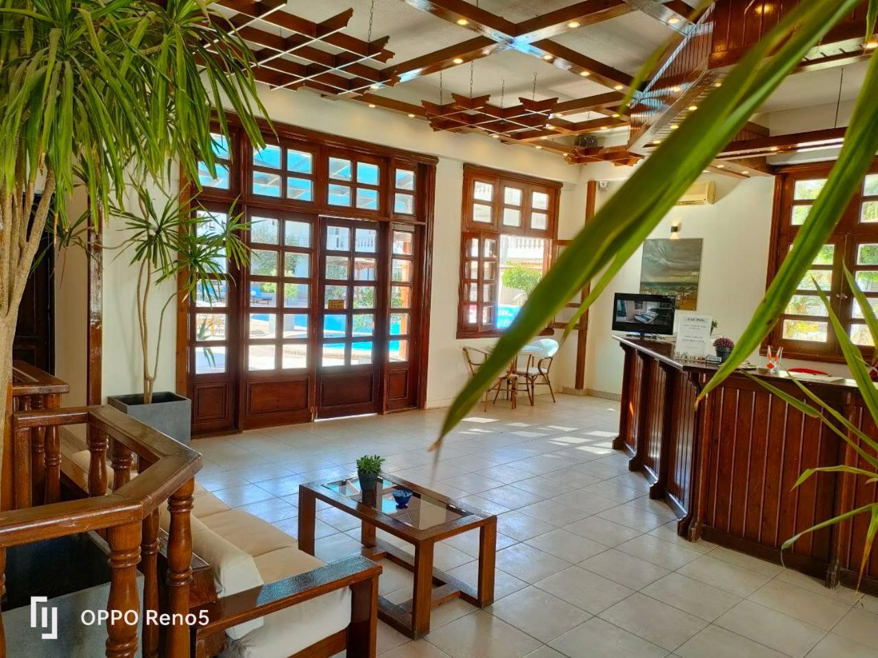 Zak Inn Residence
