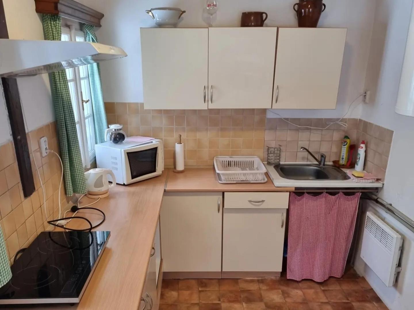 Roubenka Mlýn u skály Deštné v Orlických horách volné termíny 5 bytů