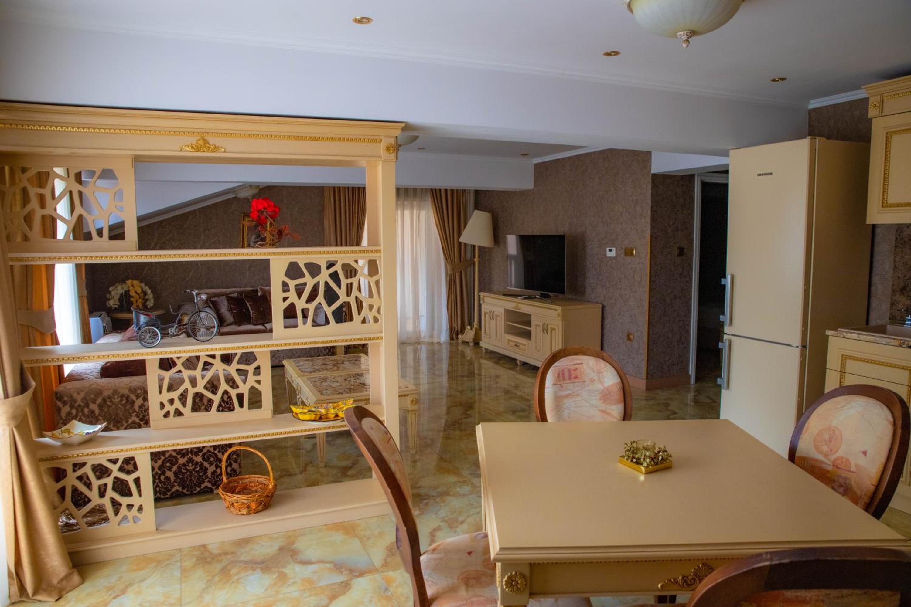 Luxury Apartment Rich 2