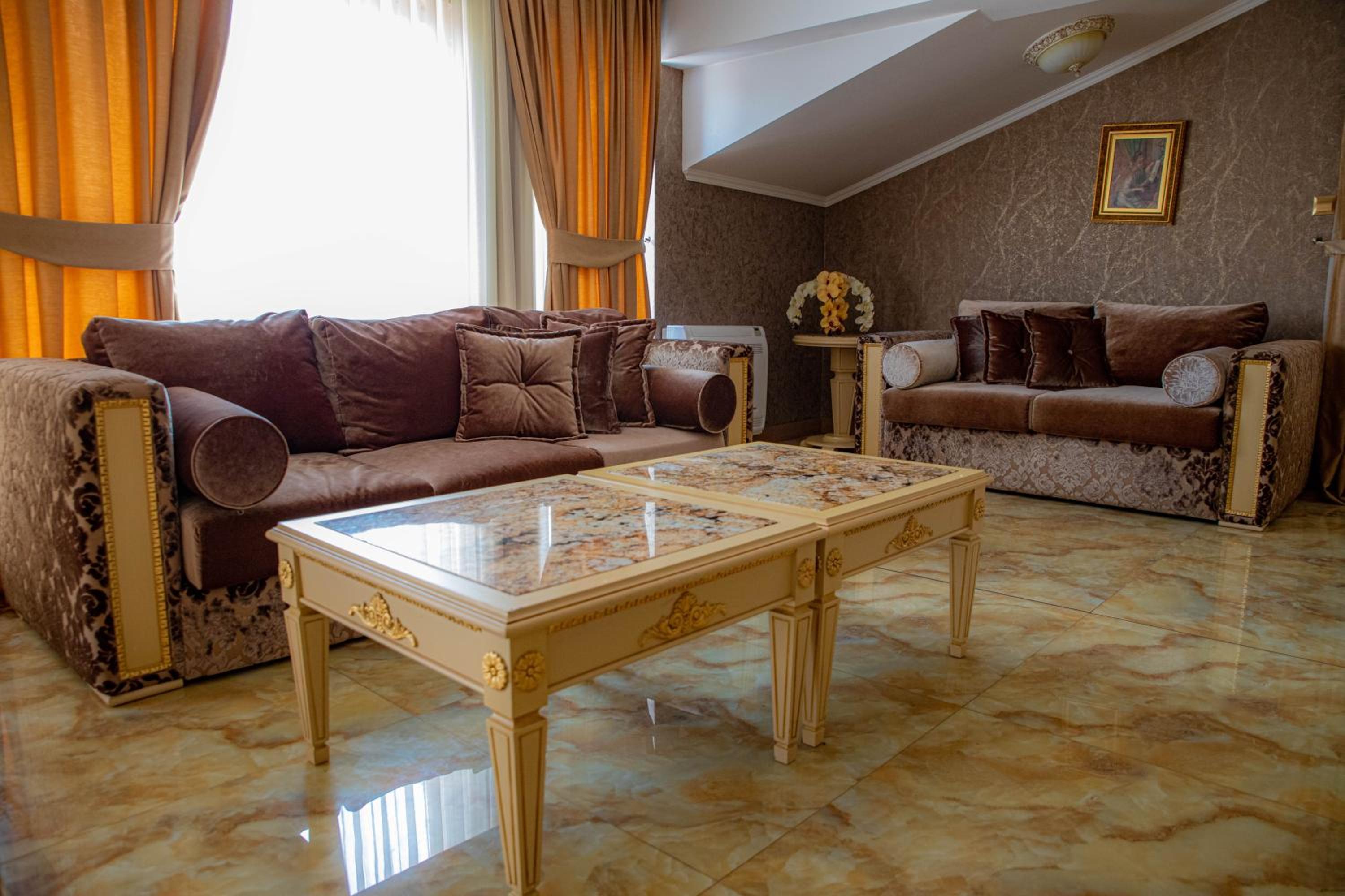 Luxury Apartment Rich 2