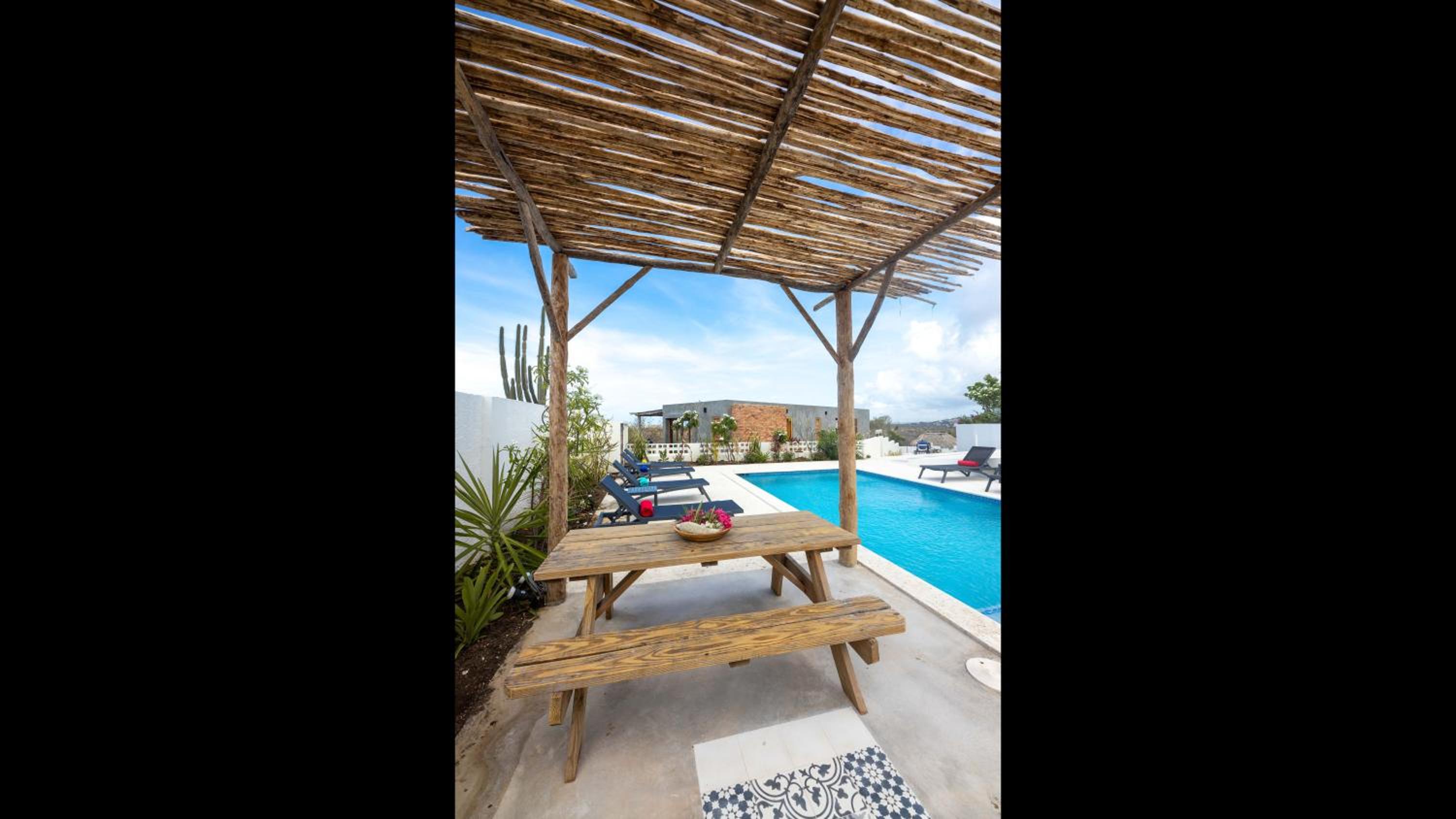 Sasha Apartment - panoramic view with pool