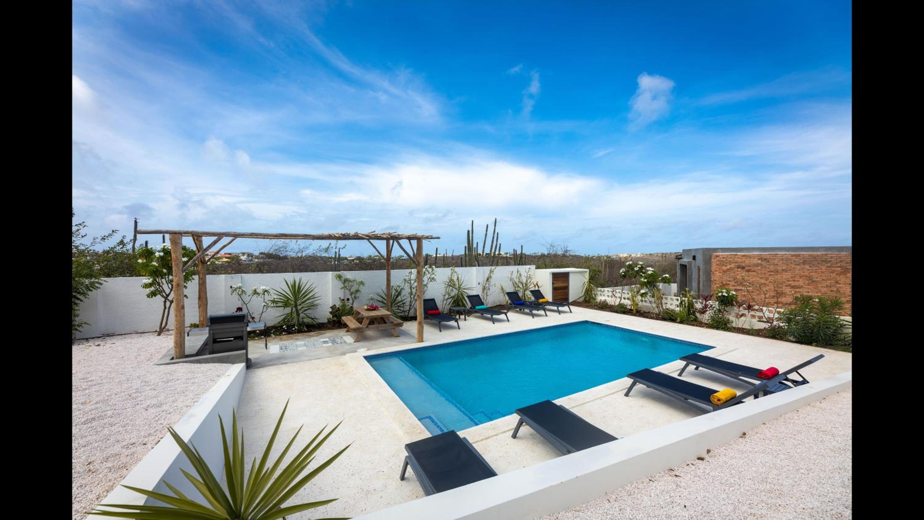 Sasha Apartment - panoramic view with pool