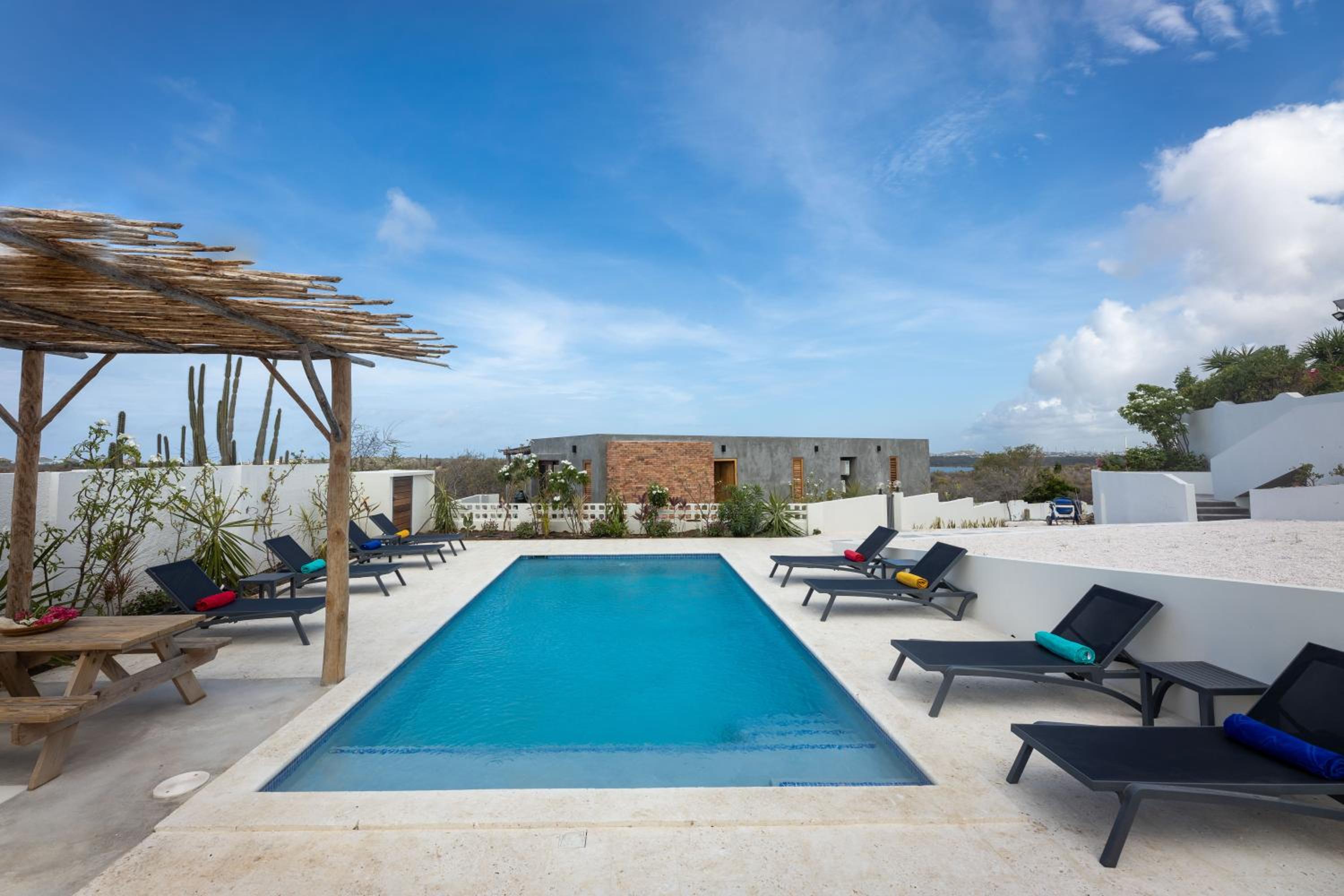 Sasha Apartment - panoramic view with pool
