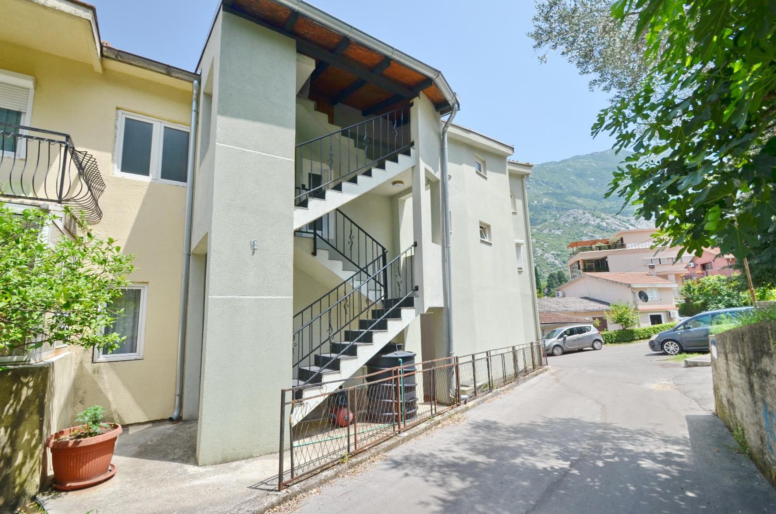 Bugi