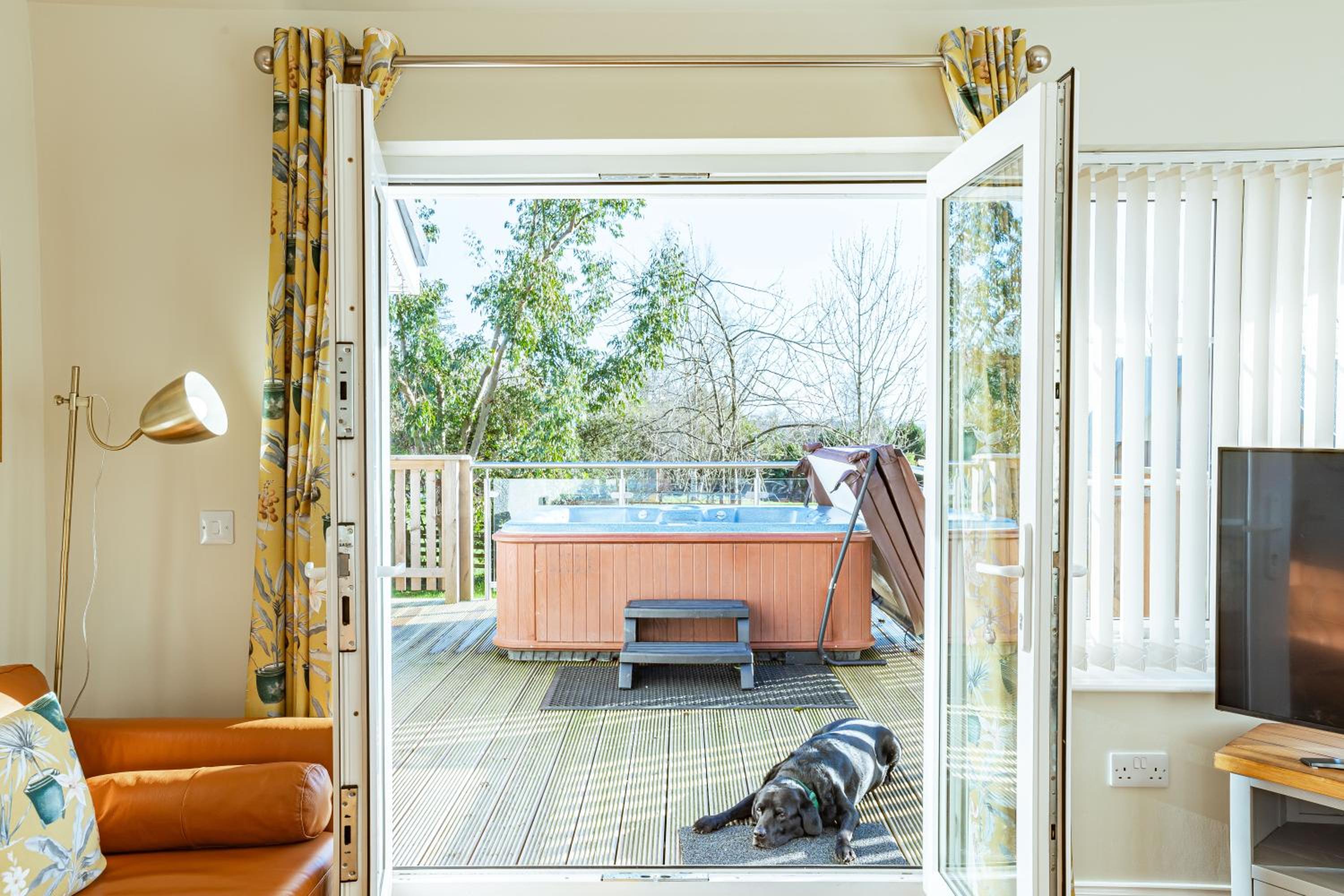 Sparrowhawk Cottage with Hot Tub view 3