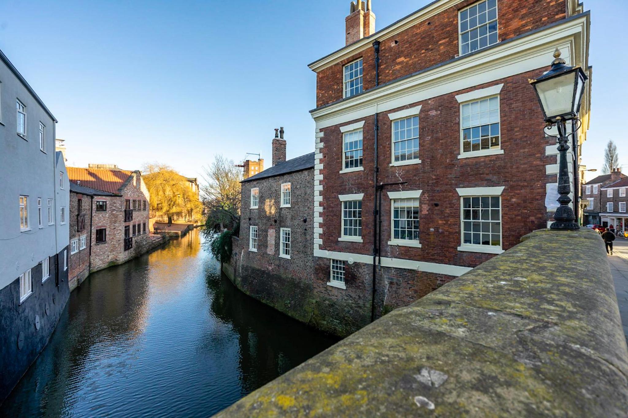 Foss Bridge Apartment