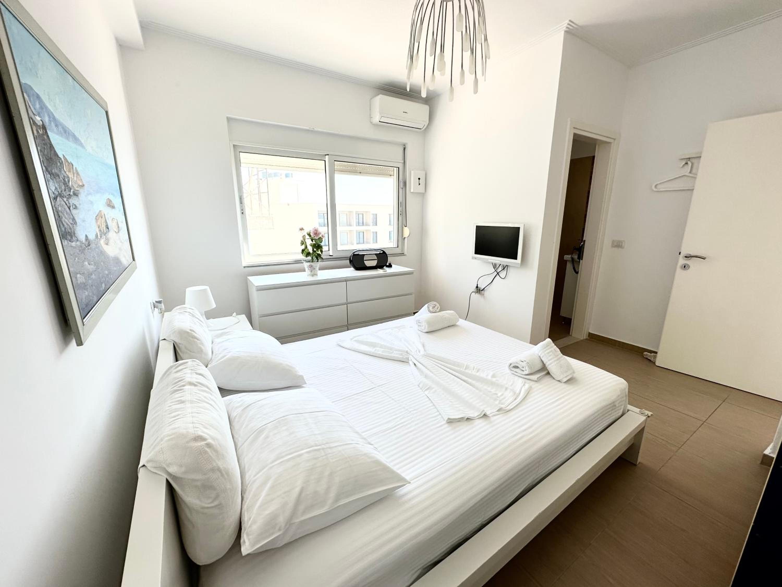K&T Seaside Deluxe TwoBedroom Apartment