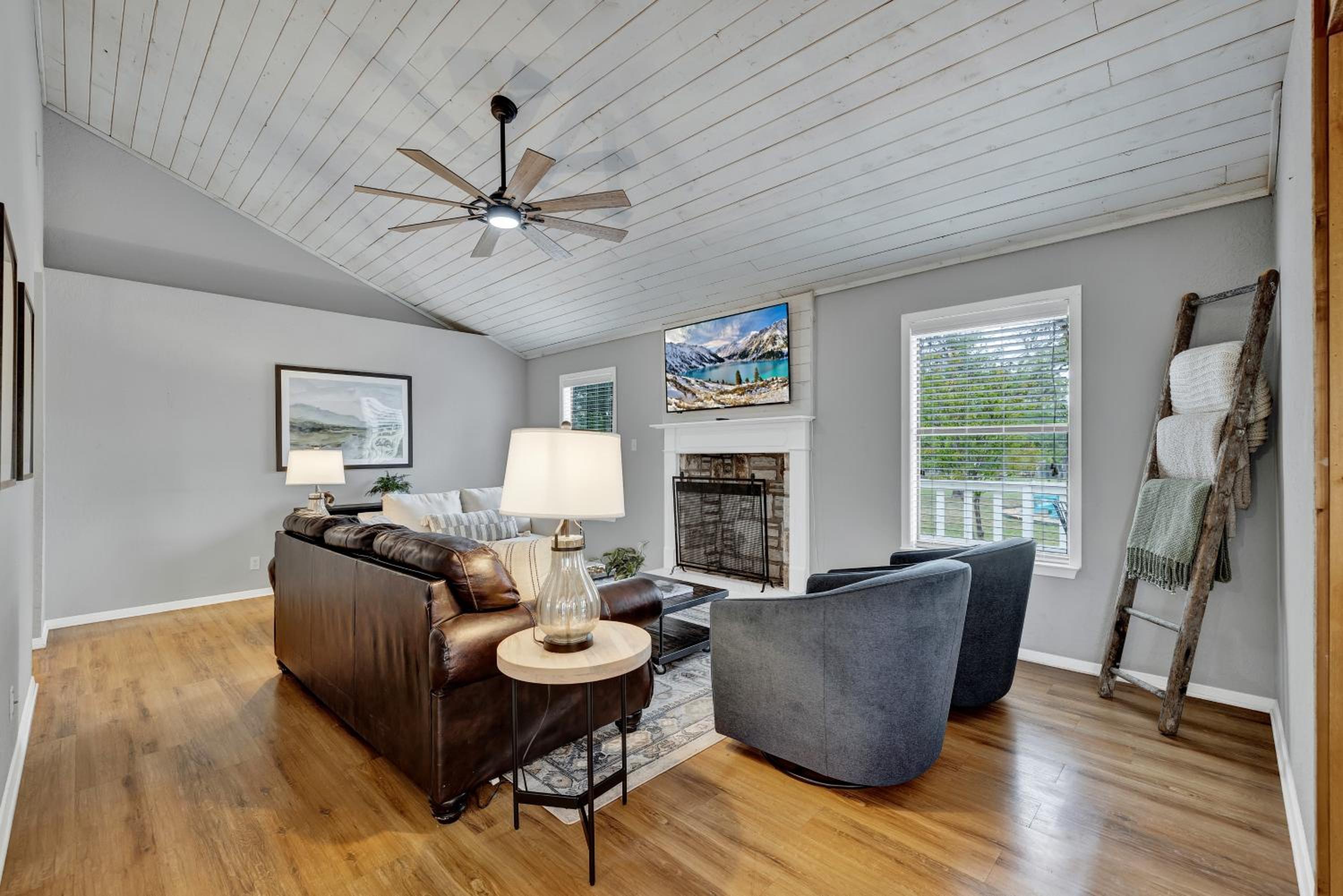 Gorgeous Home on Wine Trail with Fire Pit! view 5