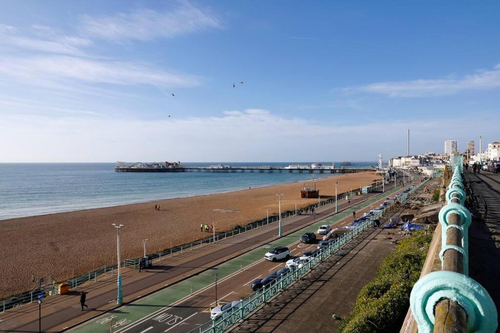 Cosy studio flat moments from the beach, Kemptown view 4