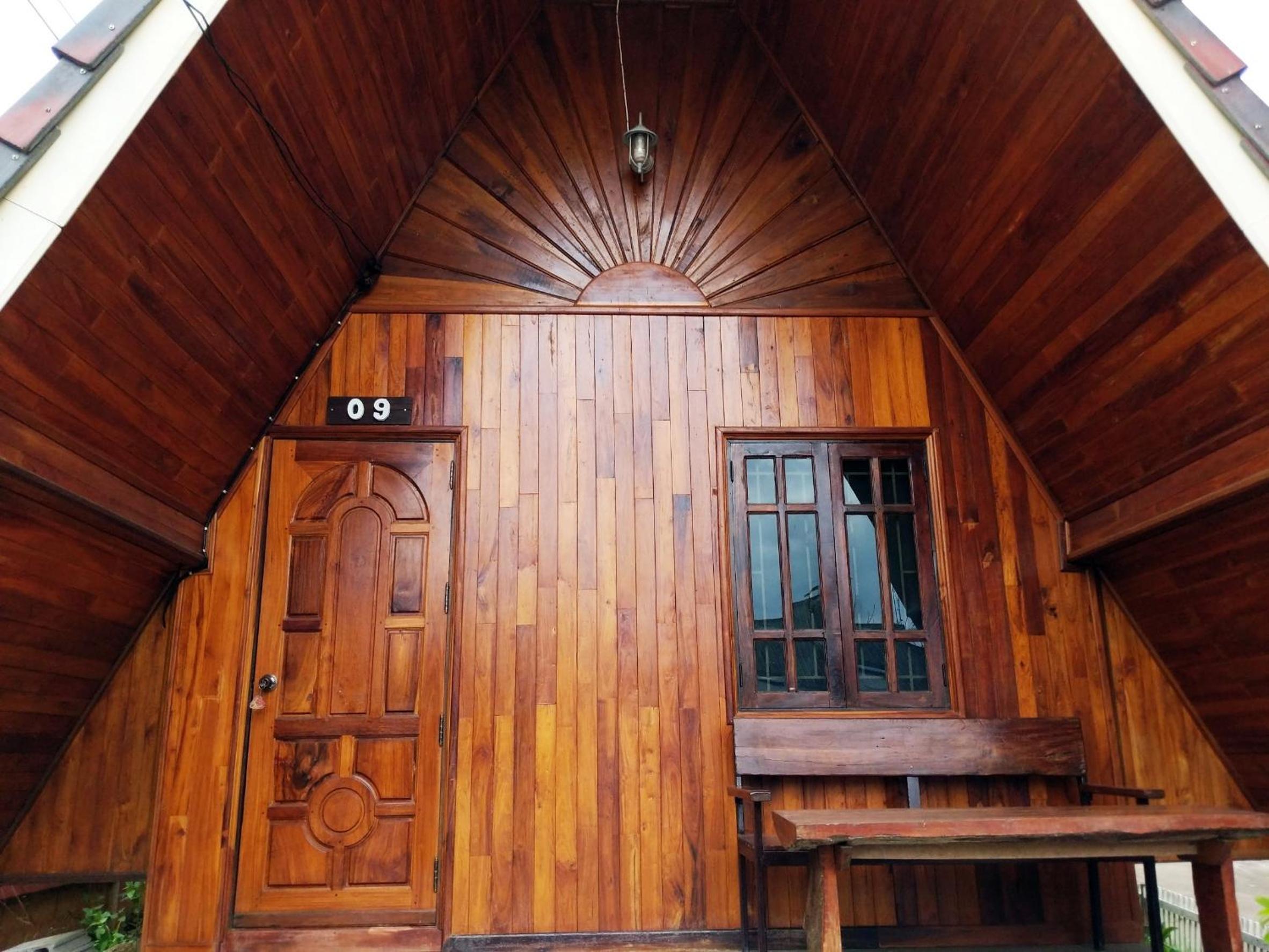 Bansuanphuhong Resort