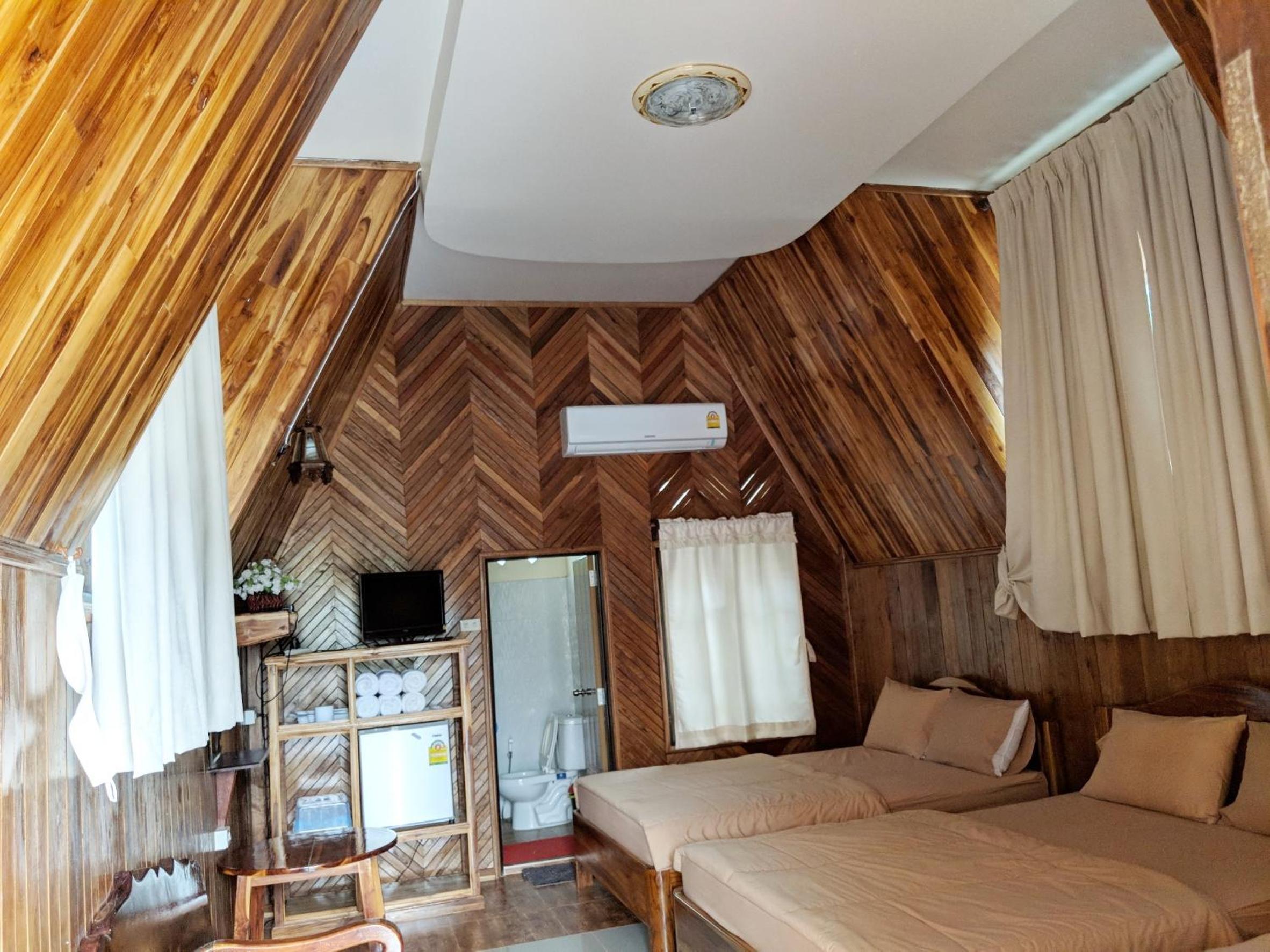 Bansuanphuhong Resort