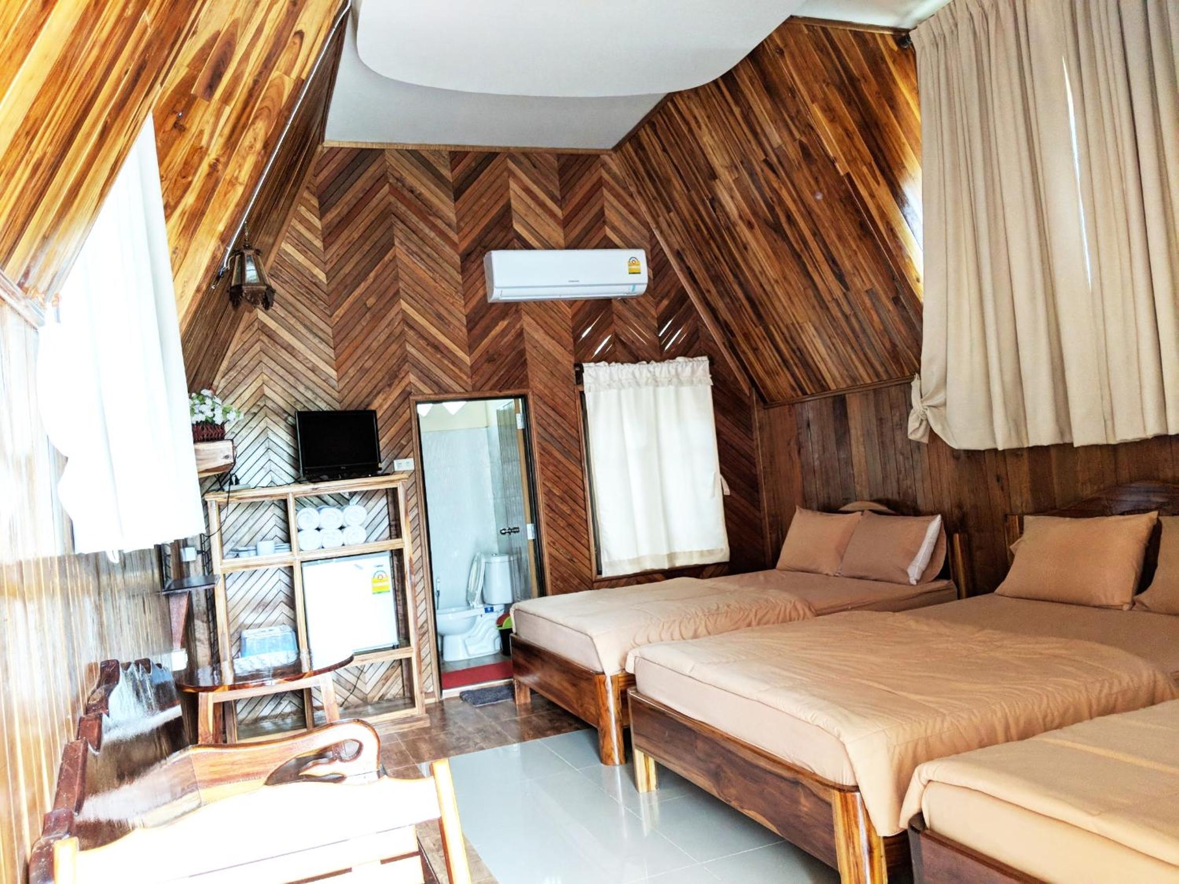 Bansuanphuhong Resort